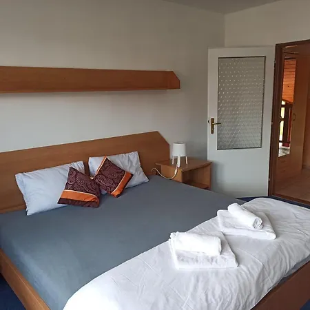 Hotel Jestrabi