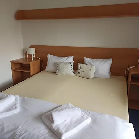 Hotel Jestřábí 3*