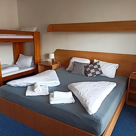 Jestřábí Hotel