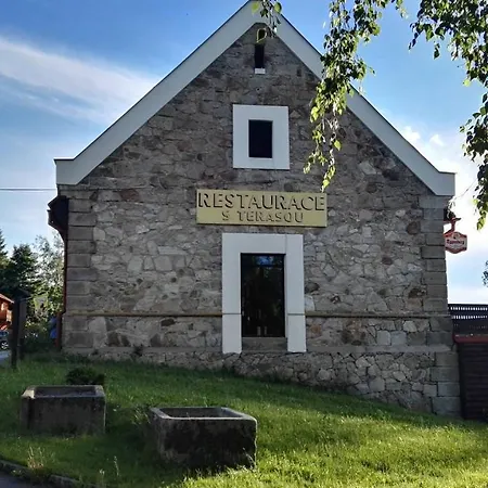 Hotel Jestřábí 3*