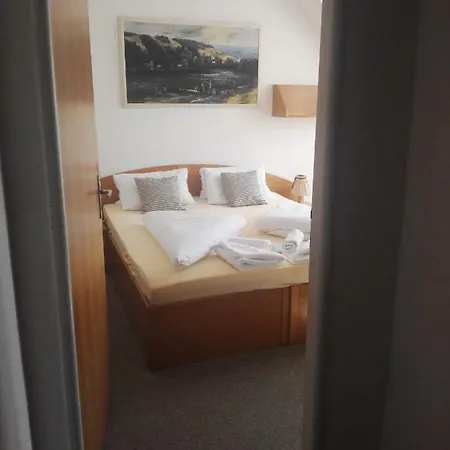 Jestrabi Hotel