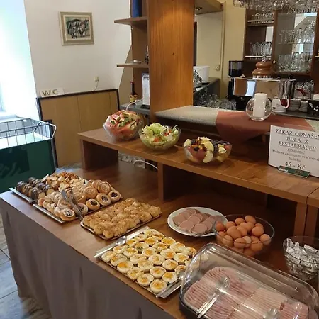 Hotel Jestrabi 3*