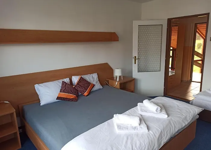 Hotel Jestrabi