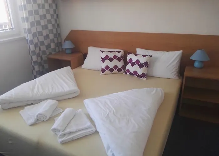 Jestrabi Hotell 3*