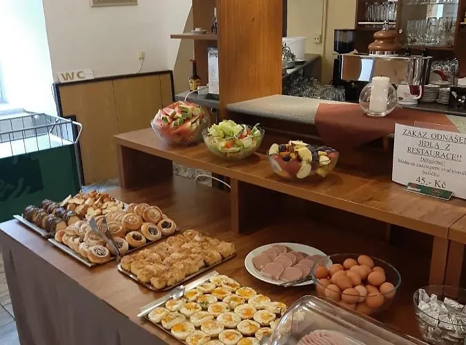 Hotel Jestrabi 3*
